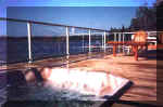 hottub.jpg (32687 bytes)